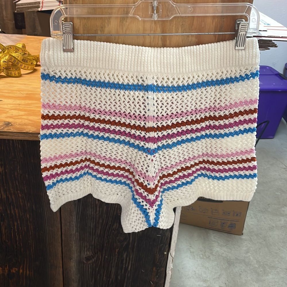 NWT L*Space woman’s white crochet red pink and blue shorts - Picture 9 of 12